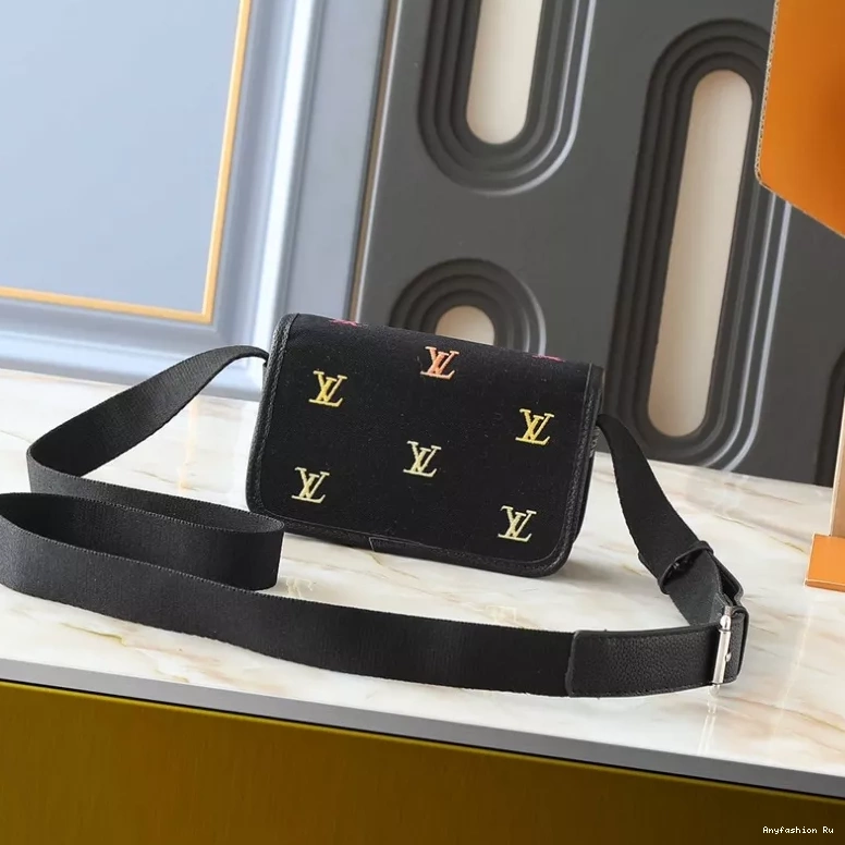 Popular For Women Louis Bags Vuitton 1974 Messenger 1006